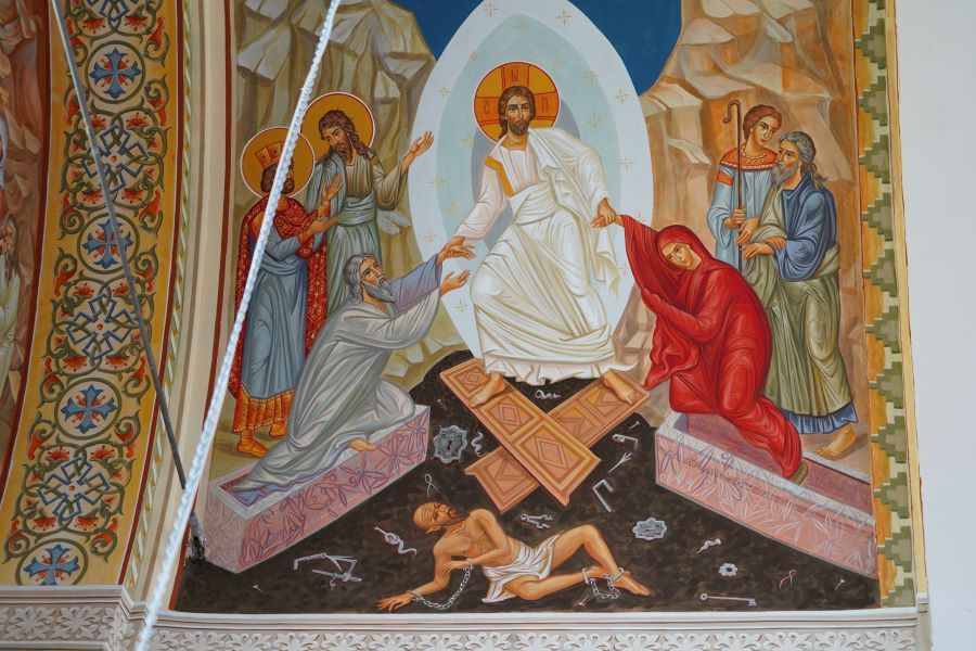 Нови стенописи в храм Свети Дух разказват за Възкресението